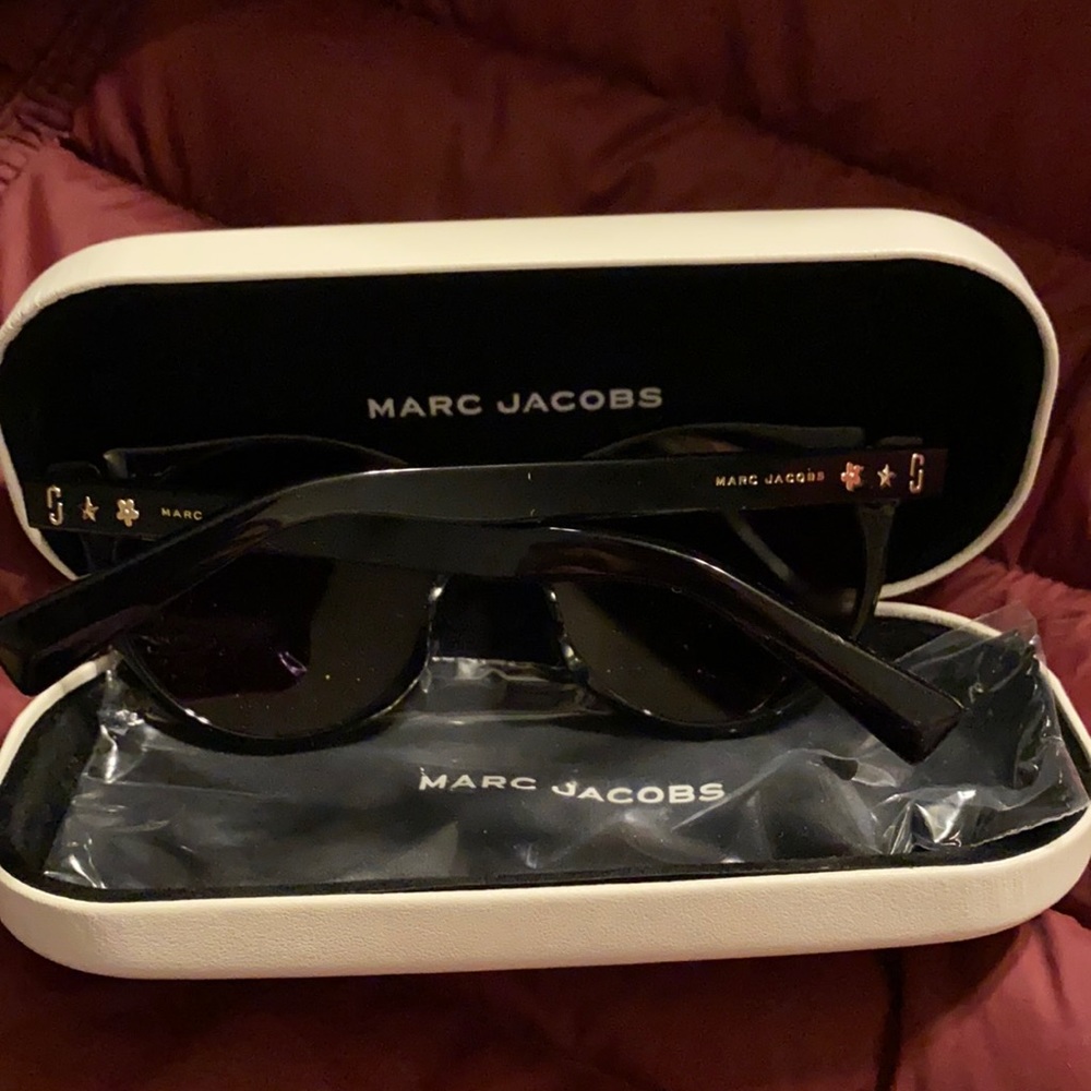 Marc Jacobs Round Sunglasses
